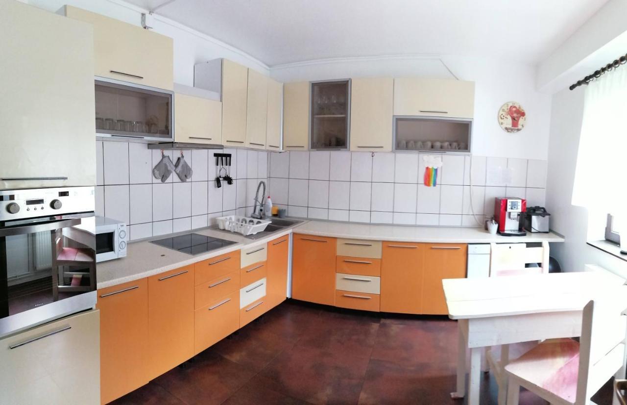 Cabana Valea Sadului Rau Sadului Luaran gambar